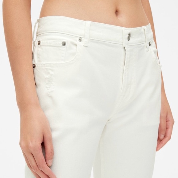 GAP Mid Rise Girlfriend Jeans - Picture 7 of 8